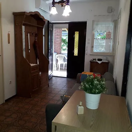 Homestay szállás Lilla Apartman *